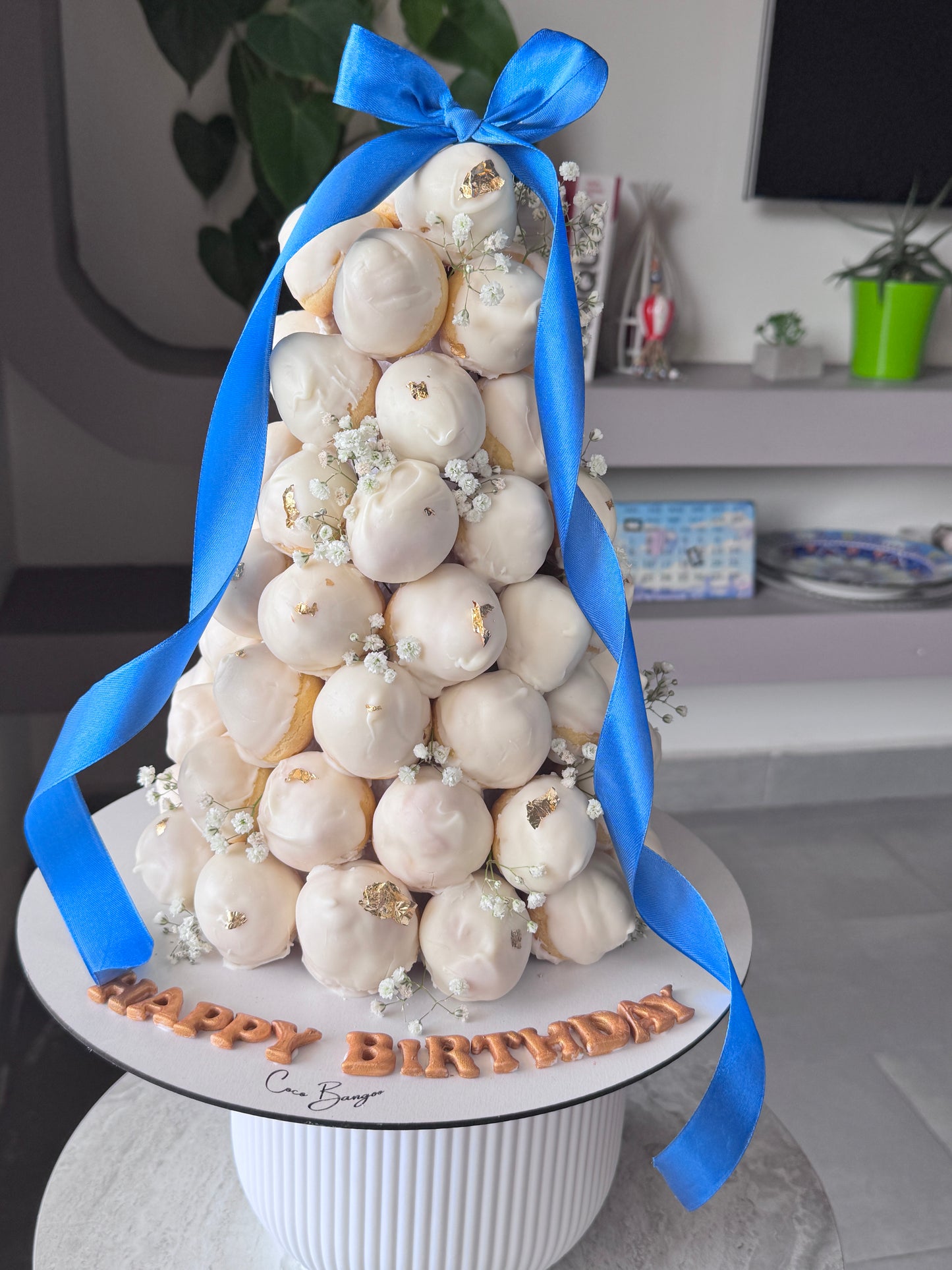 Medium Croquembouche
